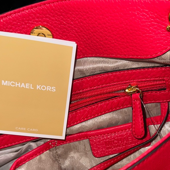 PRICE DROP!!! ⬇️💲Michael Kors Jet Set Chain shoulder bag.
NWT - Picture 8 of 8